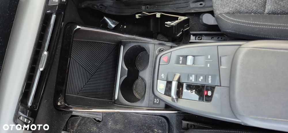 BMW Seria 2 218i Advantage - 24