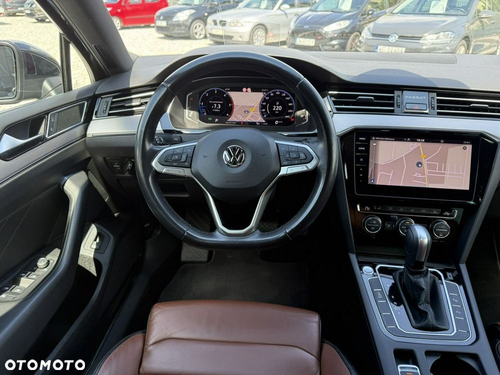 Volkswagen Passat Variant 2.0 TDI SCR DSG Elegance - 5
