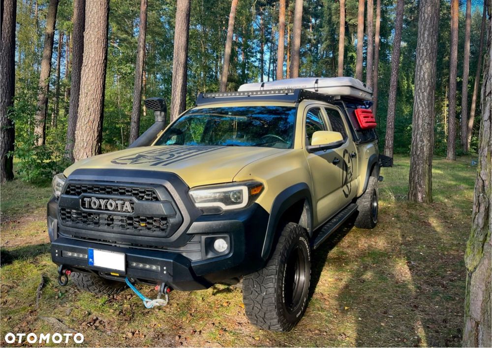 Toyota Tacoma - 1