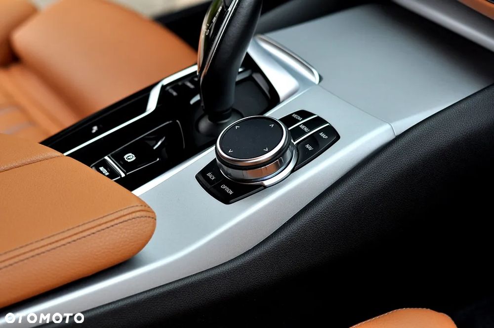 BMW Seria 5 520i Touring - 19
