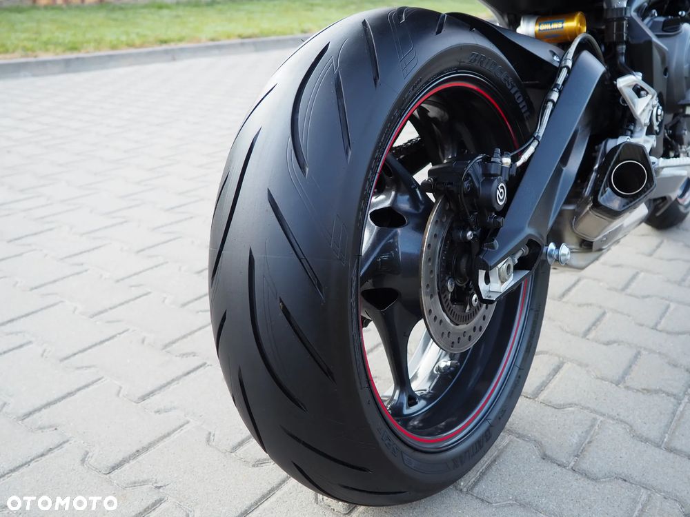 Triumph Street Triple - 21