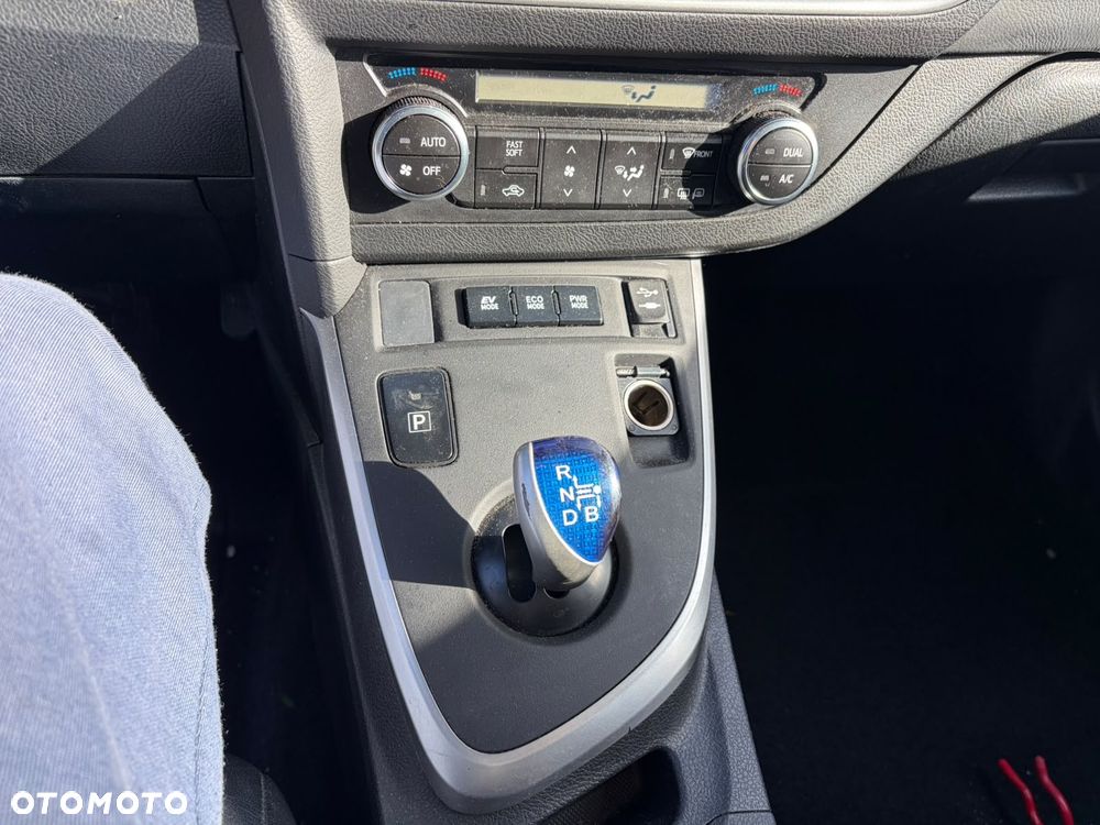 Toyota Auris 1.8 HSD Luna - 8