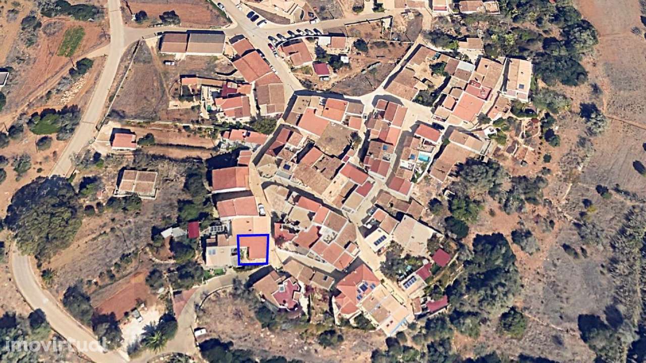 Prédio Urbano  -  Hortas do Tabual - Grande imagem: 2/10