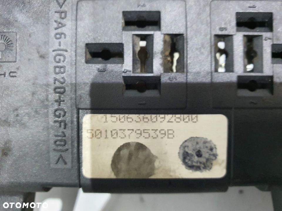 PŁYTA TABLICA BEZPIECZNIKÓW RENAULT MAGNUM 5010379539 - 2