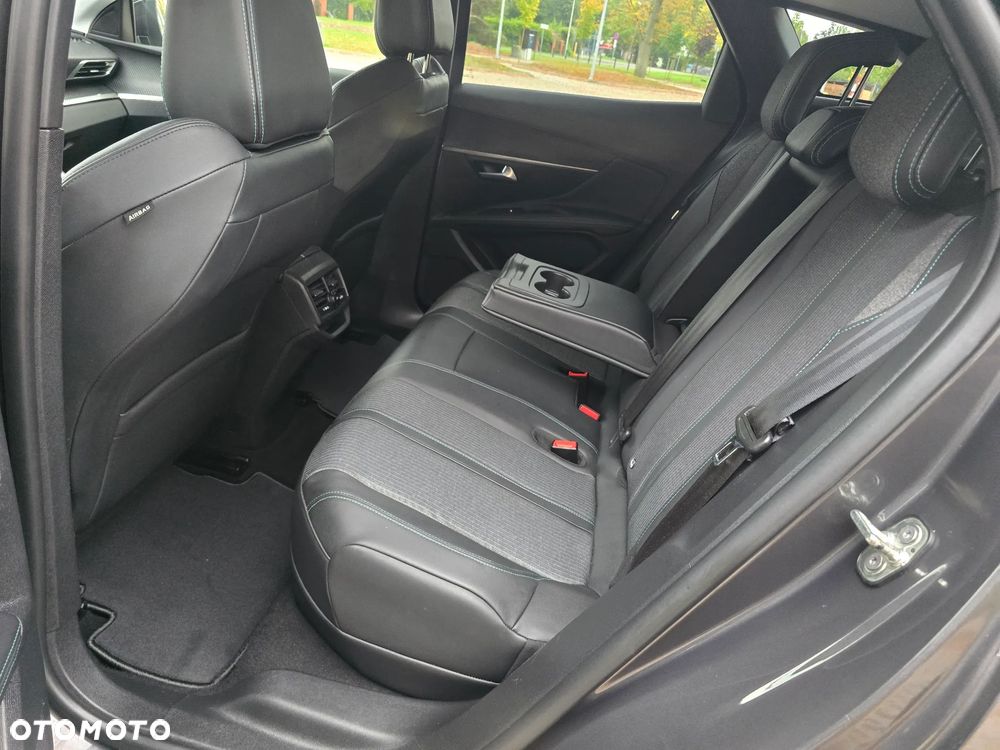 Peugeot 3008 1.6 PureTech Hybrid PHEV Allure Pack S&S EAT8 - 39