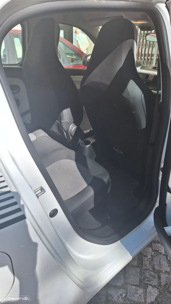 Renault Twingo — fotografia 17