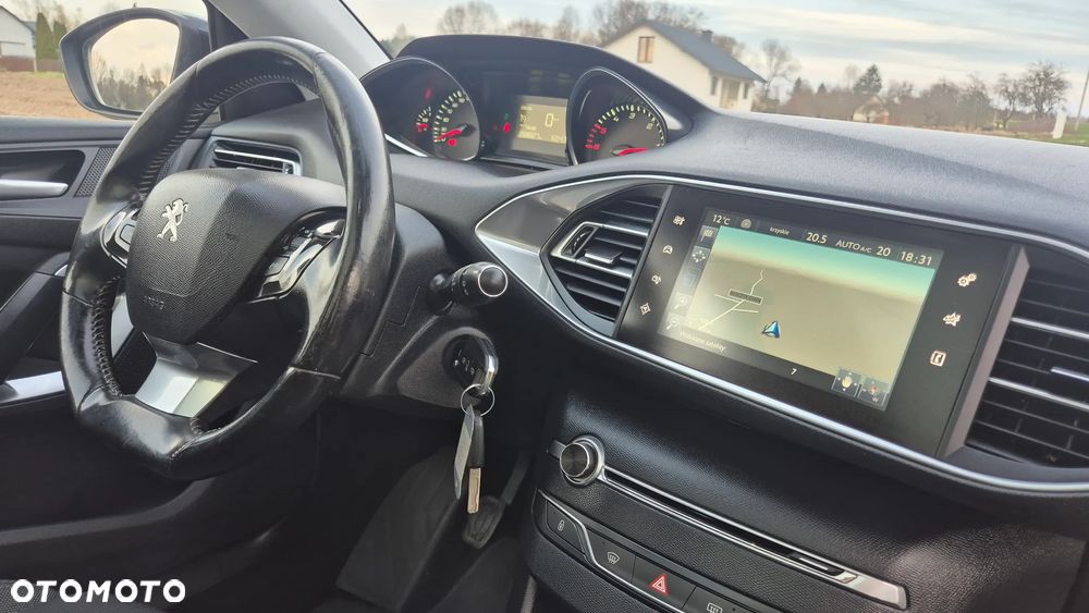 Peugeot 308 1.6 BlueHDi Allure S&S - 31