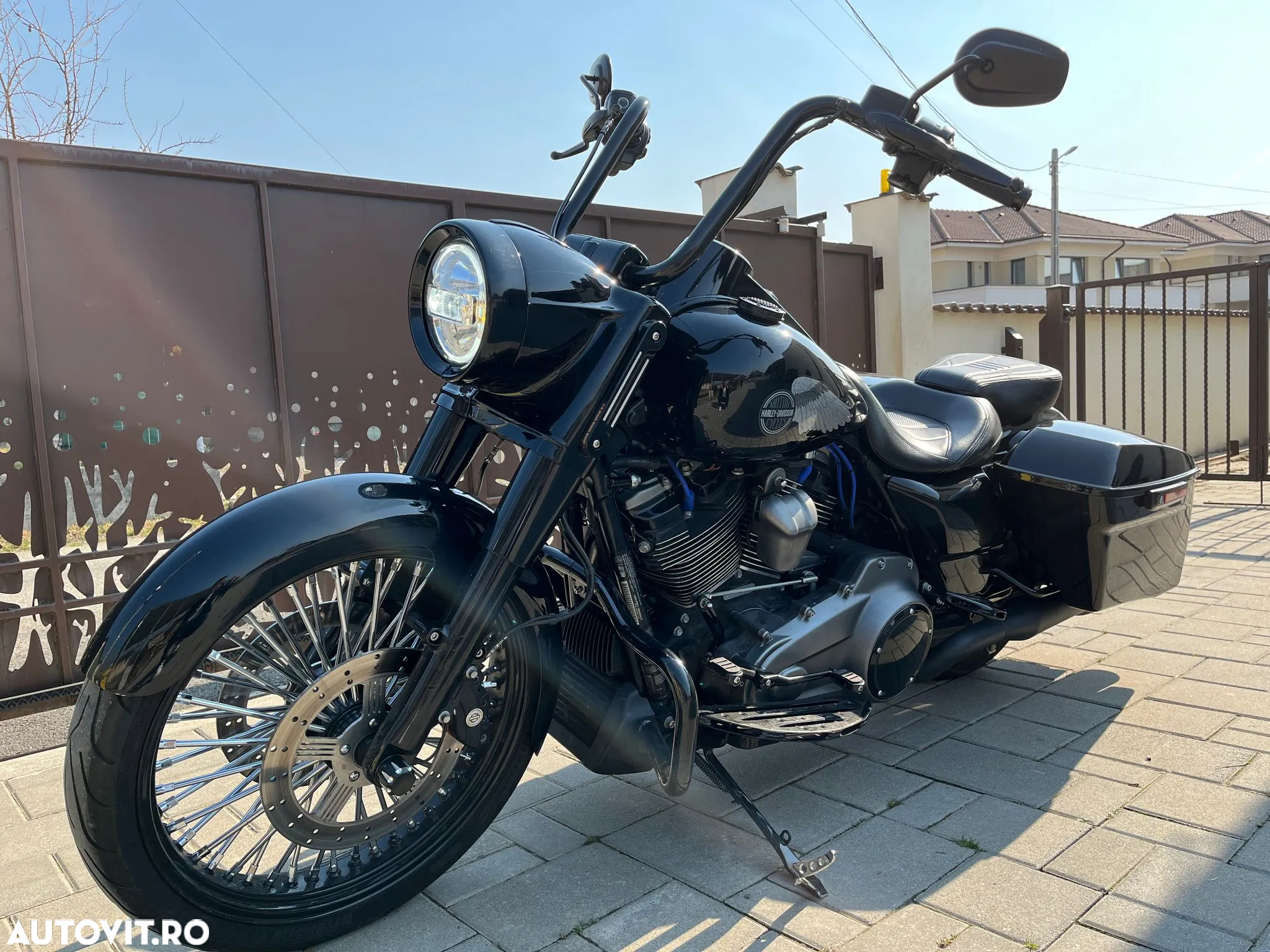Harley-Davidson FLHRS Road King Custom - 4