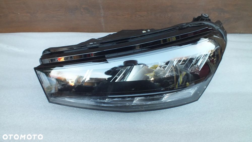 Lampa przednia lewa prawa Skoda Fabia IV  6VB941016 - 9