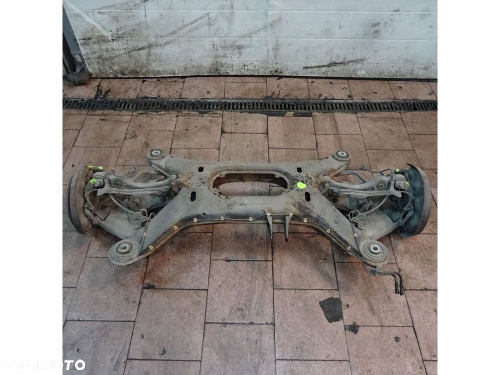 VW PHAETON 3.2 V6 4X4 OŚ TYLNA BELKA