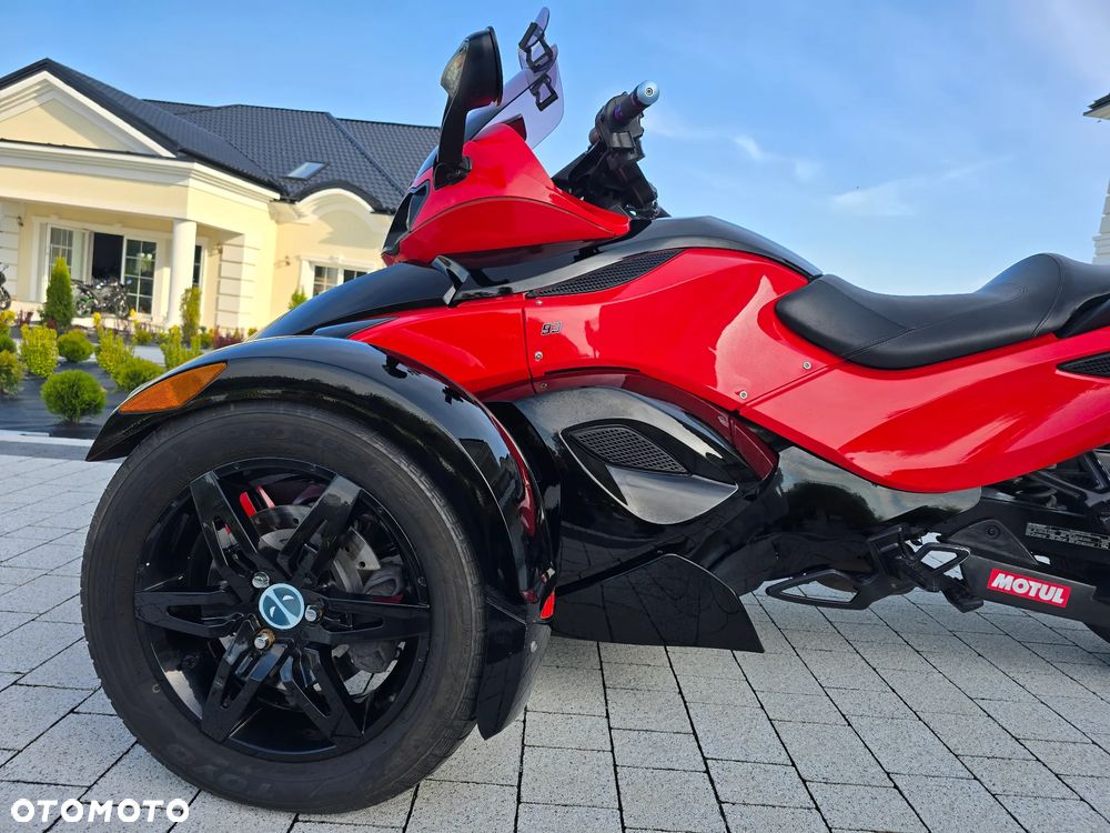 Can-Am Spyder - 20