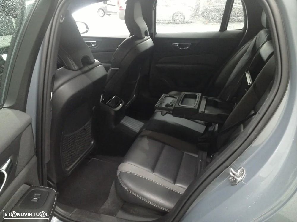 Volvo V60 2.0 T6 AWD TE R-Design - 6