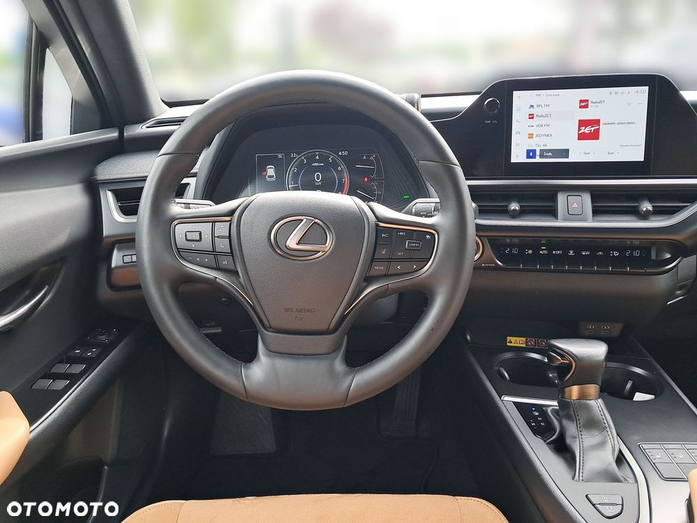 Lexus UX - 12