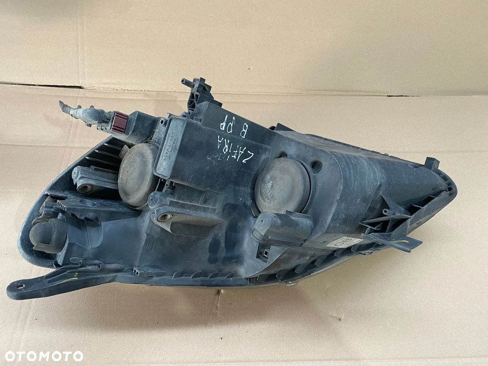 LAMPA PRAWA PRZÓD OPEL ZAFIRA B EUROPA - 2