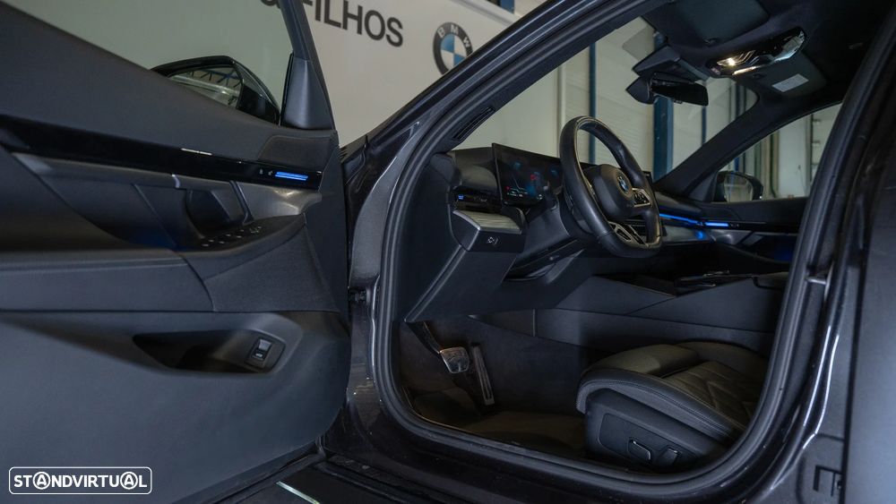 BMW 520 d Pack Desportivo M - 15