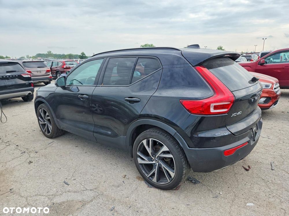 Volvo XC 40 T5 AWD R-Design - 5