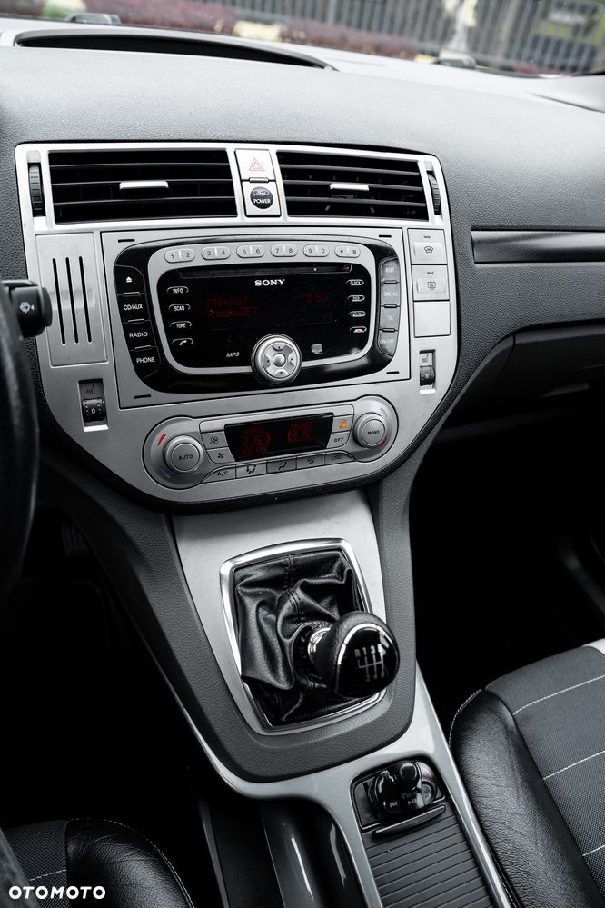 Ford Kuga - 33