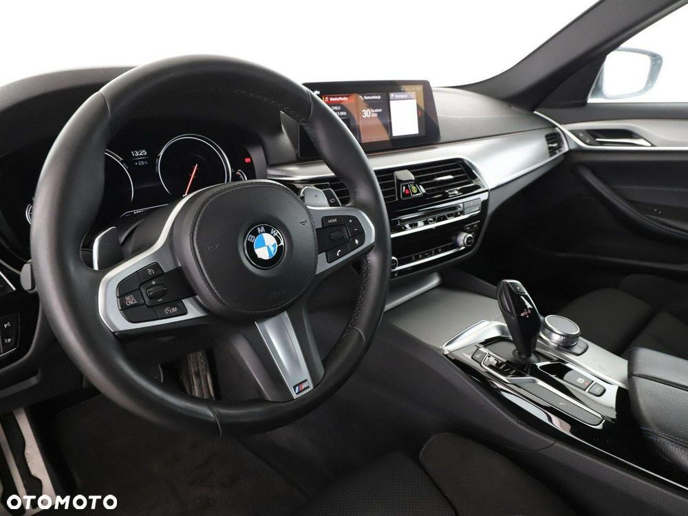BMW Seria 5 520d xDrive M Sport Edition - 15