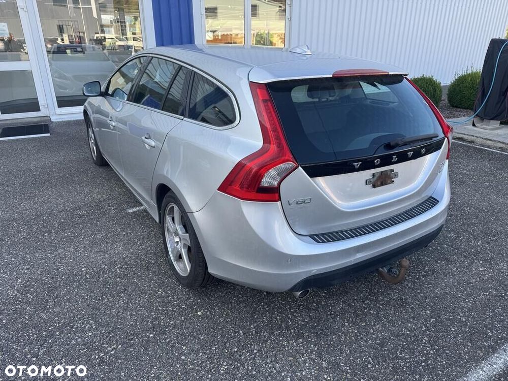 Volvo V60 D5 AWD - 4