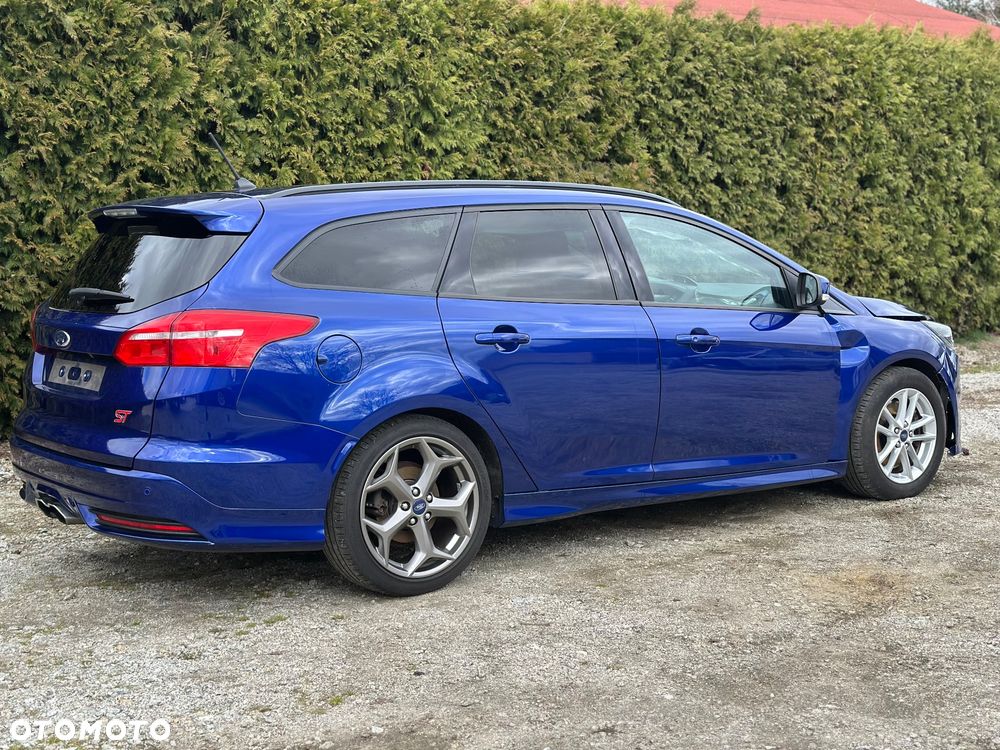 Ford Focus 2.0 EcoBoost ST mit Leder-Sport-Paket - 5