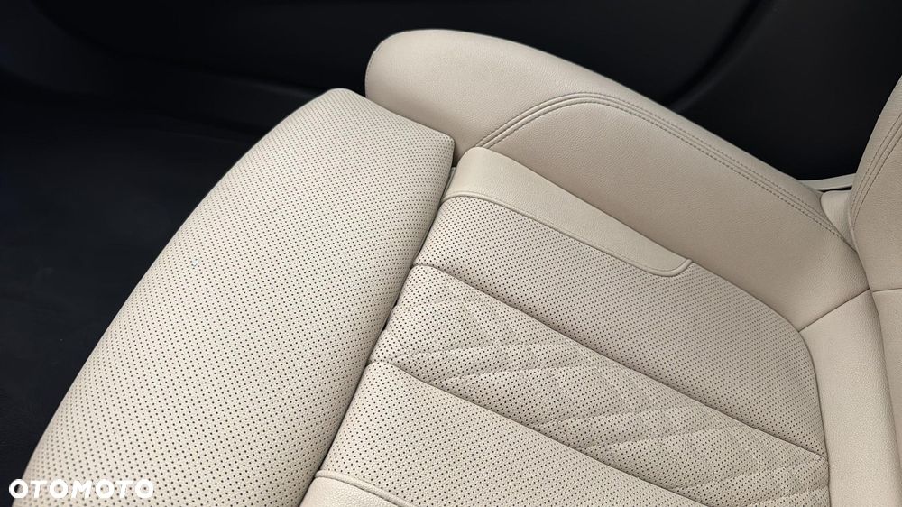 BMW Seria 5 520d xDrive MHEV - 25