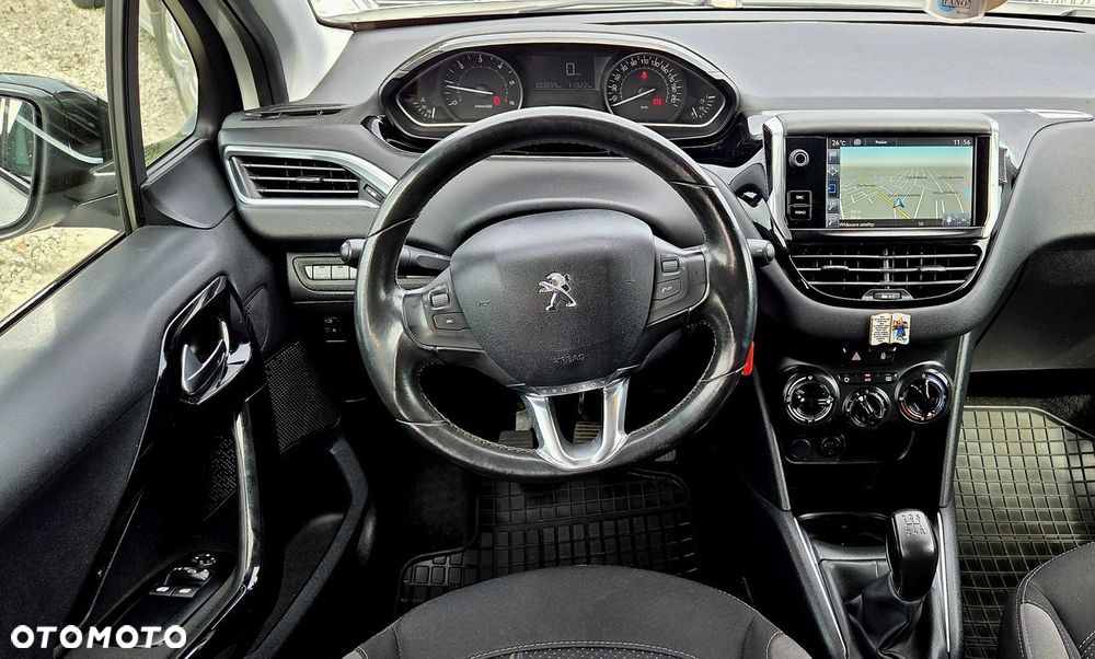 Peugeot 208 1.6 BlueHDi Allure S&S - 32