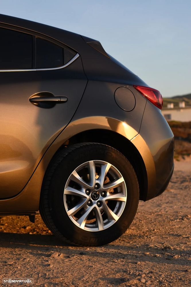 Mazda 3 Hatchback 1.5 Sky-G Evolve Navi - 11