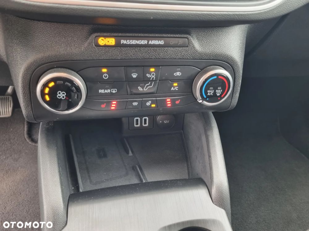 Ford Focus 1.0 EcoBoost Titanium - 16