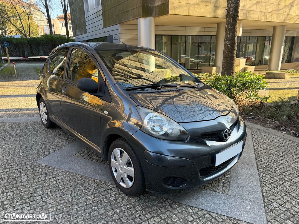 Toyota Aygo 1.0 - 8
