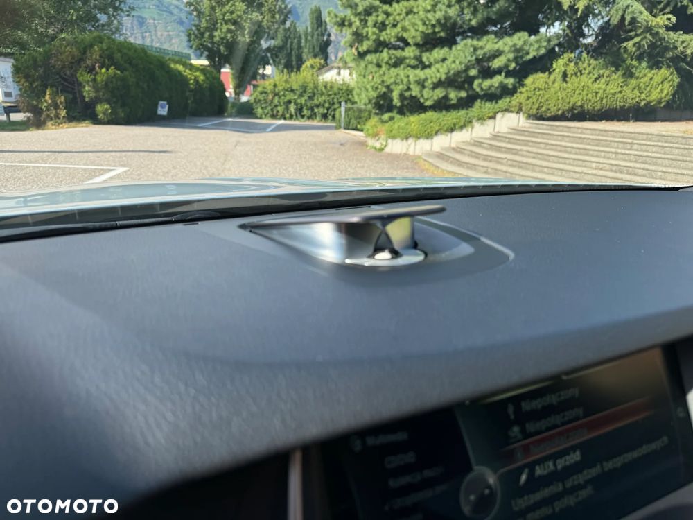 BMW Seria 5 535i xDrive - 11