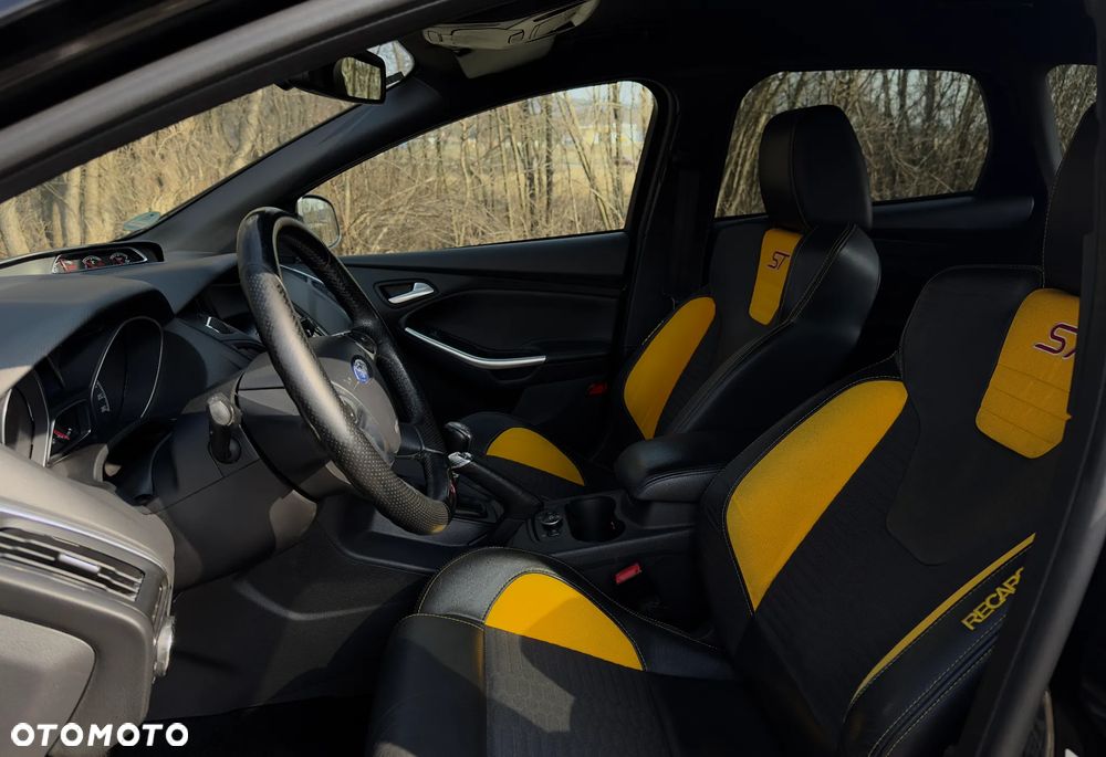 Ford Focus 2.0 EcoBoost ST mit Leder-Sport-Paket - 18