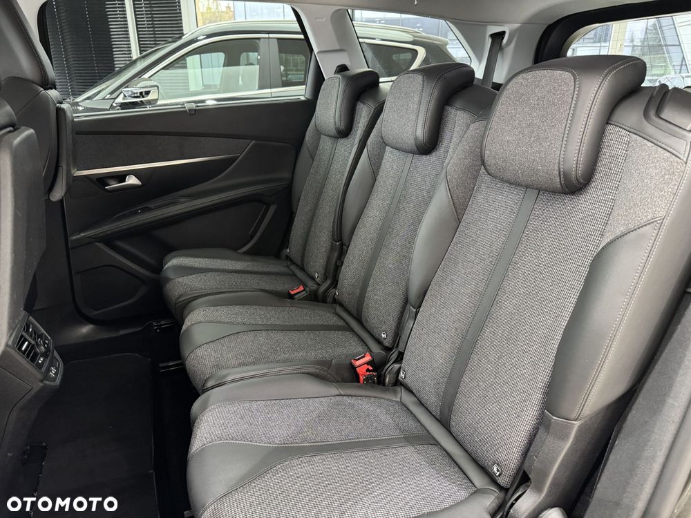 Peugeot 5008 - 13