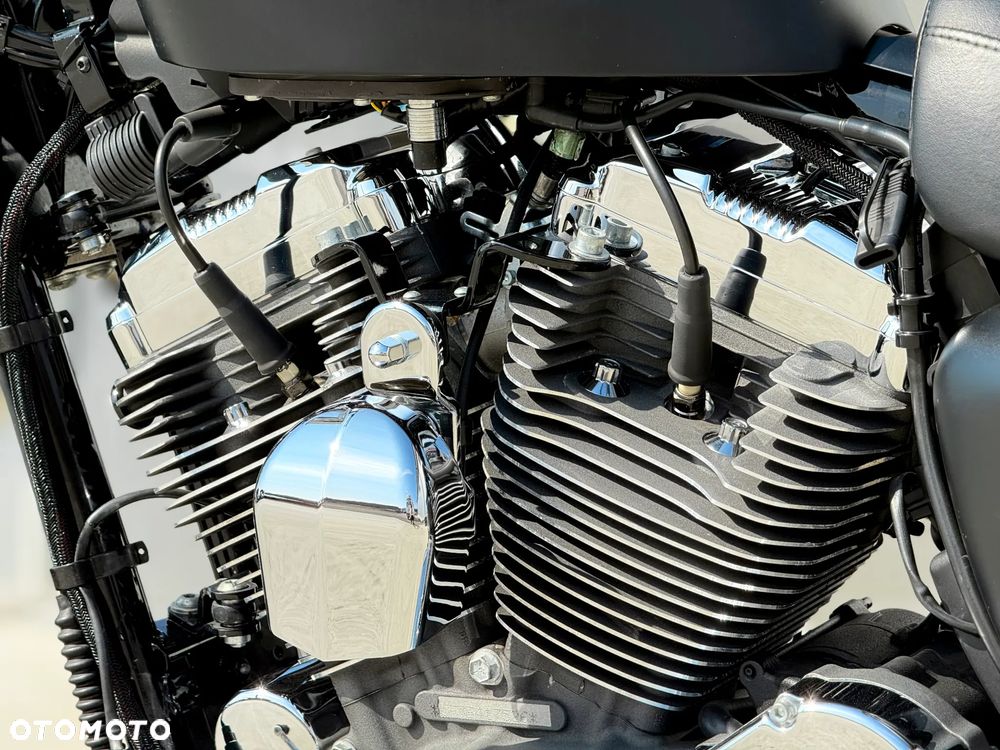 Harley-Davidson Sportster Seventy-Two - 26