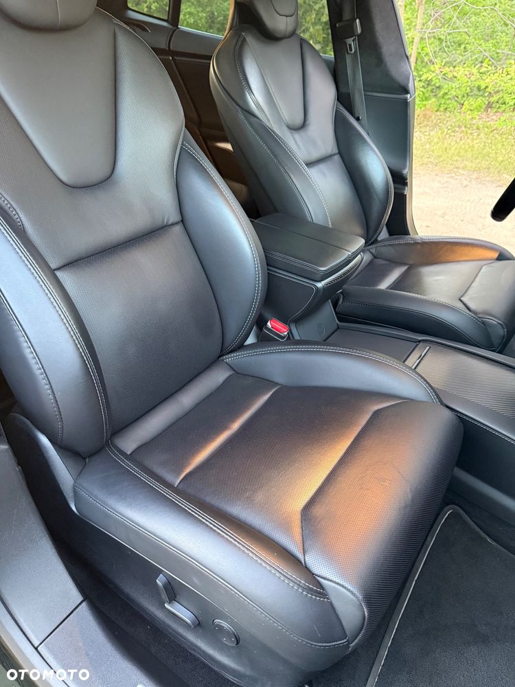 Tesla Model S Performance - 12