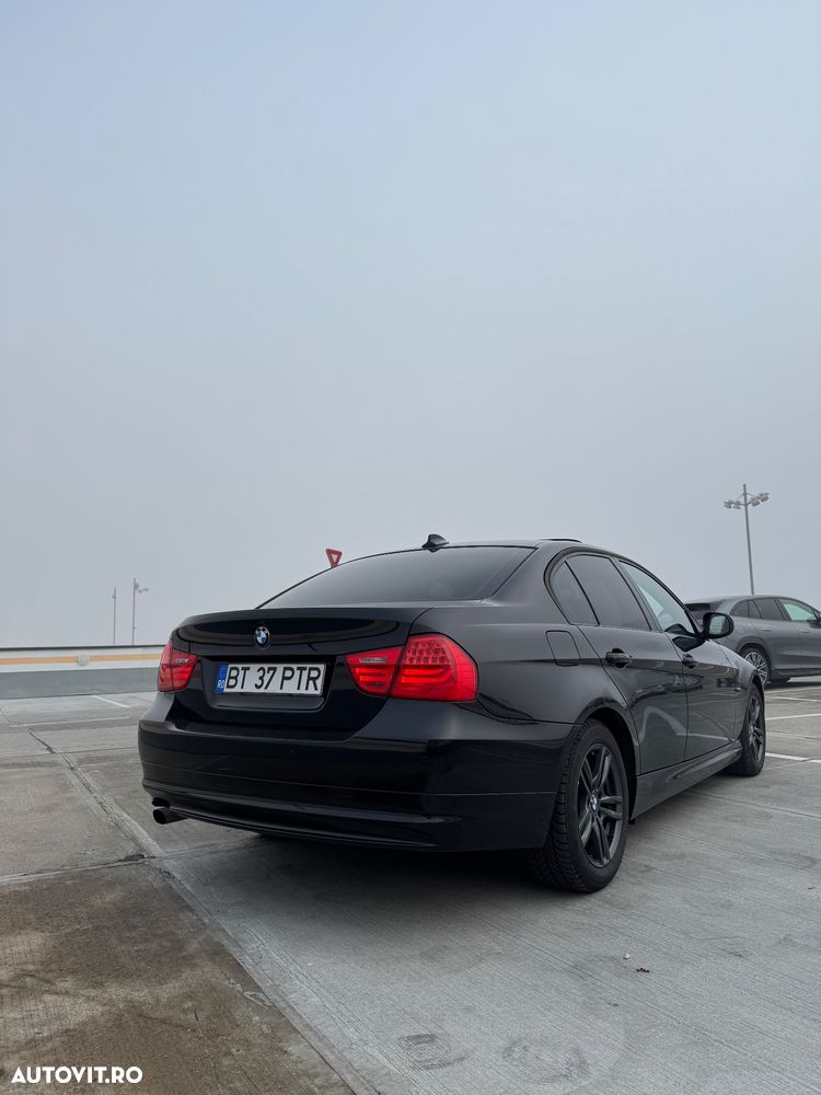 BMW Seria 3 318i - 3