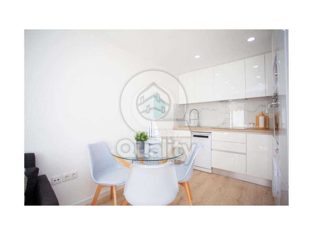 Moradia Isolada T2 TRIPLEX em Barreiro - Grande imagem: 2/32