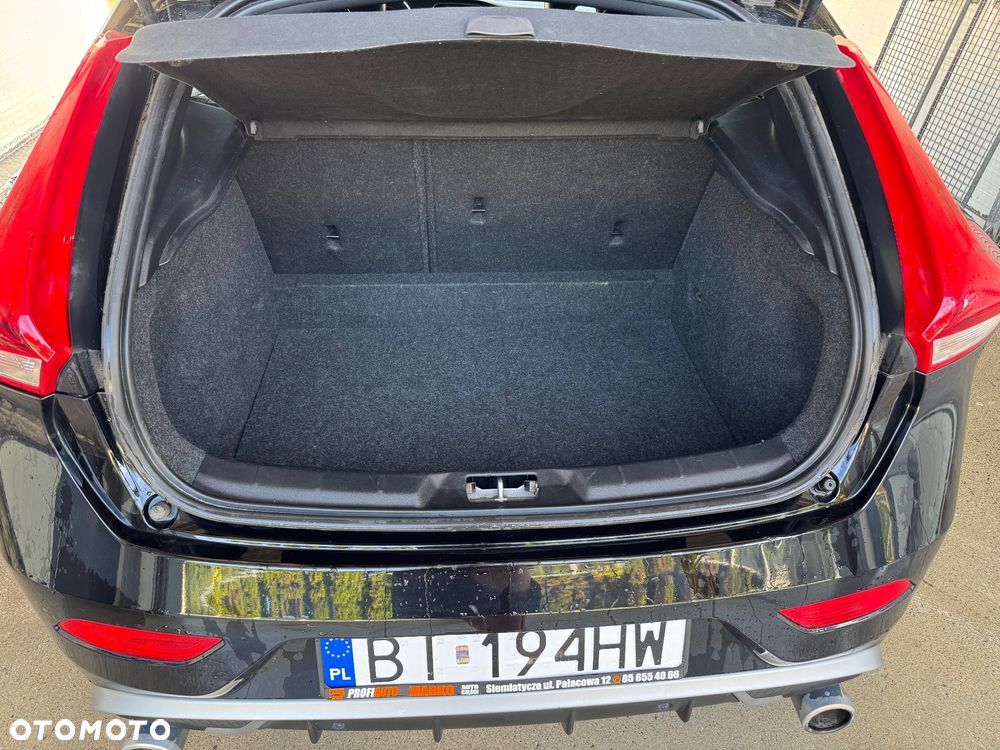 Volvo V40 D2 Drive-E R-Design Momentum - 4