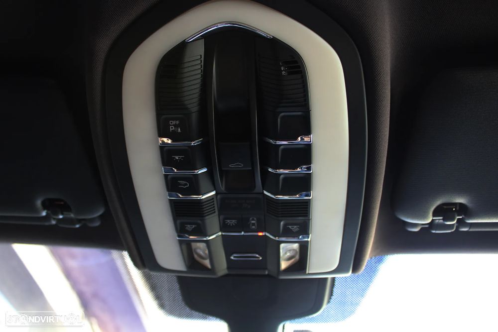 Porsche Cayenne 3.0 V6 - 50