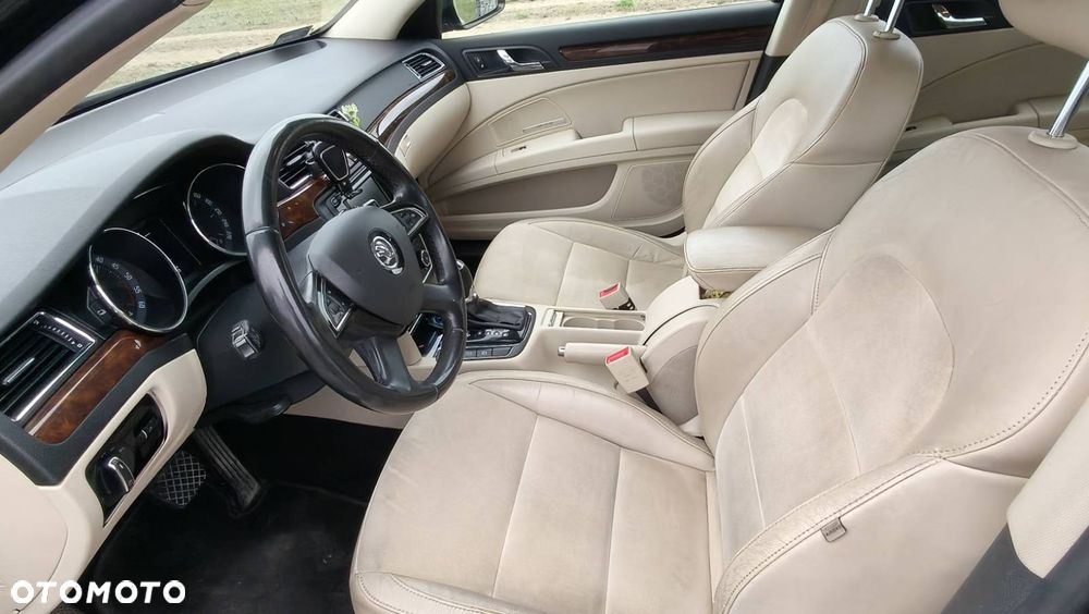 Skoda Superb 2.0 TDI Elegance DSG - 11