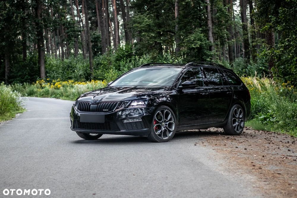 Skoda Octavia 2.0 TDI DSG RS - 1