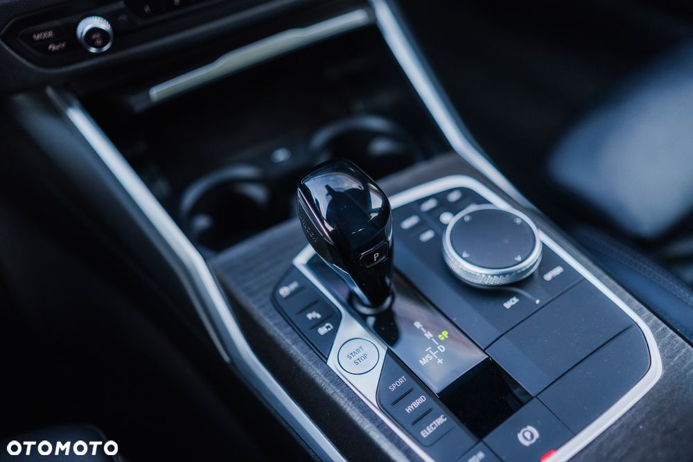 BMW Seria 3 330i Edition M Sport Shadow - 26