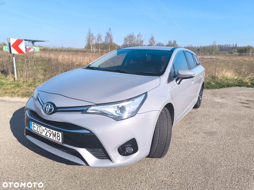 Toyota Avensis 1.8 Premium - 1