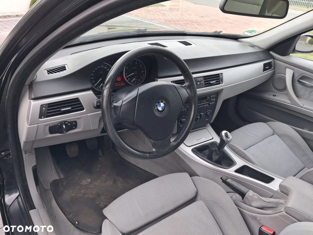 BMW Seria 3 320i - 7