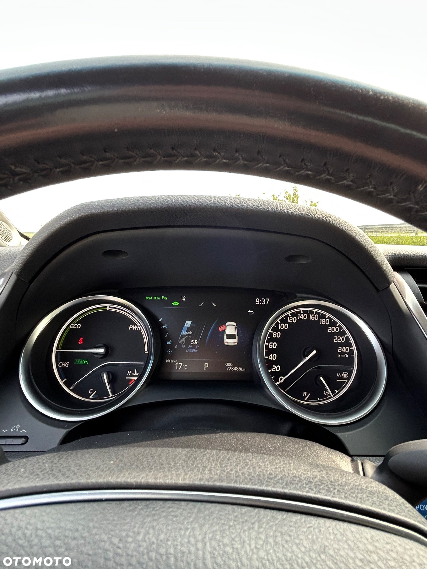 Toyota Camry 2.5 Hybrid Executive CVT - 26