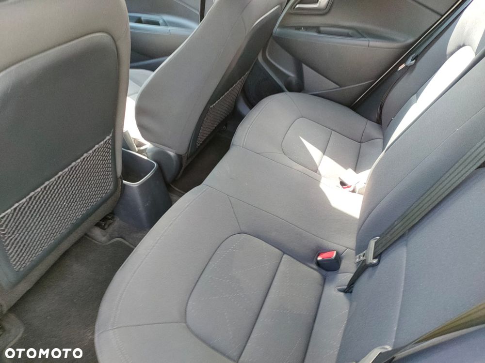 Kia Rio 1.4 Edition 7 - 12