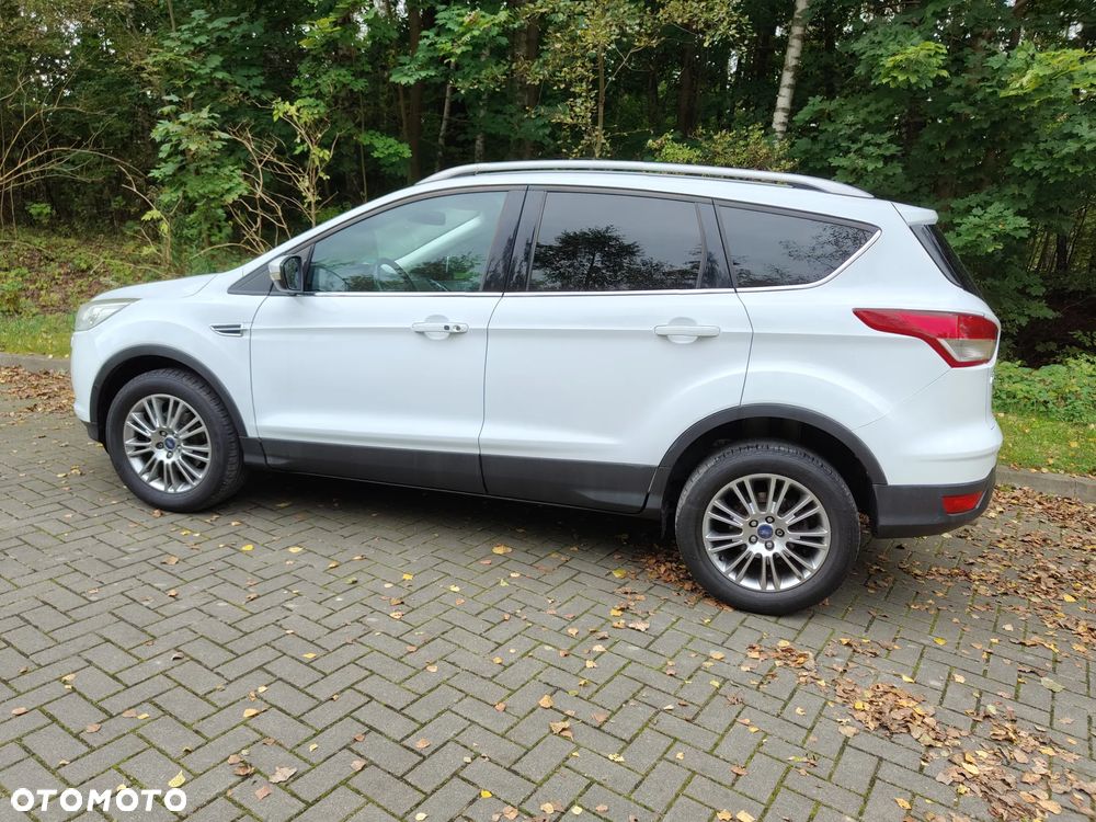 Ford Kuga 1.6 EcoBoost 2x4 Titanium - 5