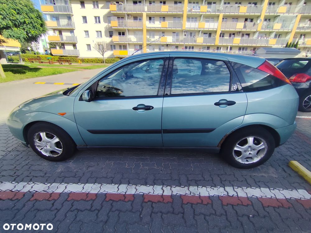 Ford Focus DI Ghia - 2