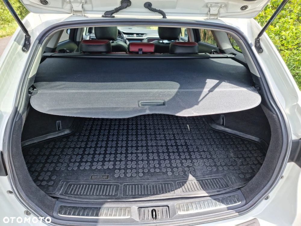 Toyota Avensis 1.8 Selection MS - 24