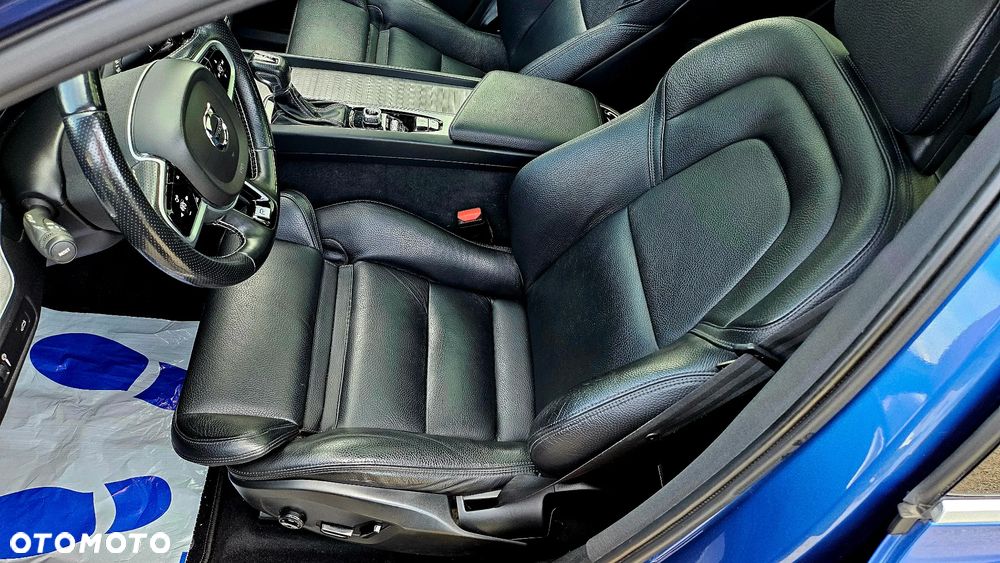 Volvo XC 60 D4 AWD R-Design - 21