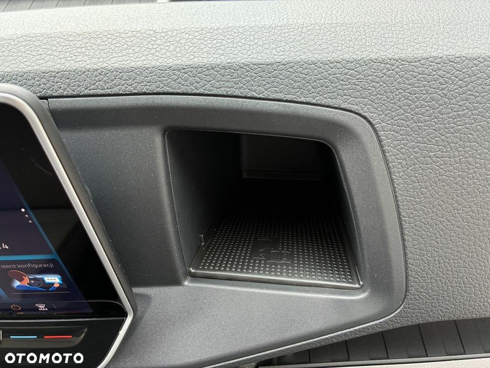 Volkswagen Crafter 35 Furgon z wysokim dachem 2,0 177 KM /Automatyczna r. o. 4490 mm - 29